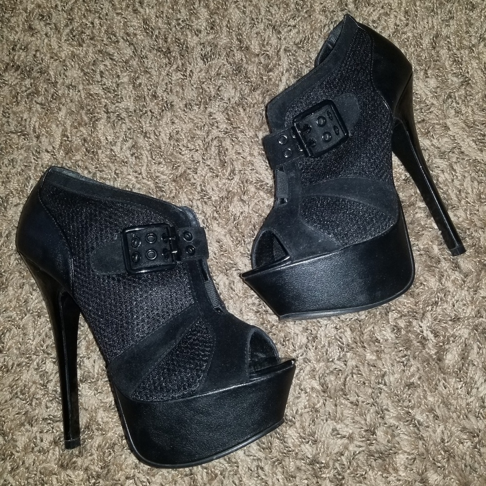 Scene Brielle black heels